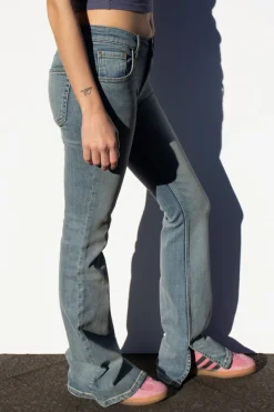 Jeans side split