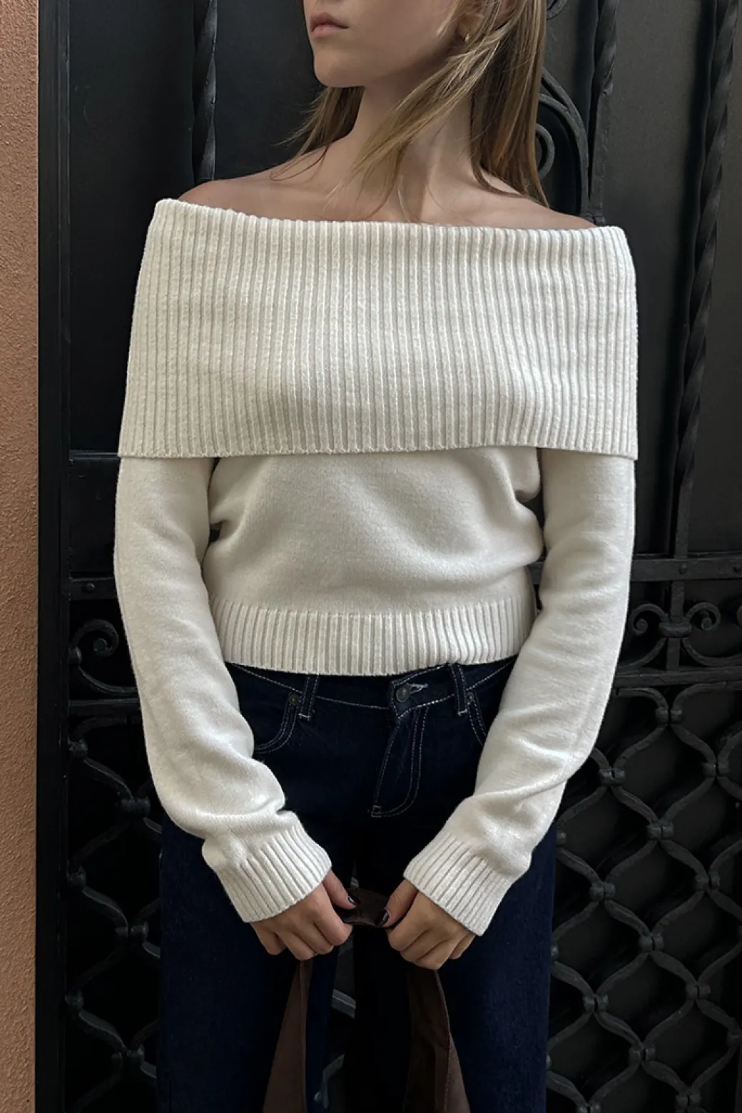 Maglione off-shoulders