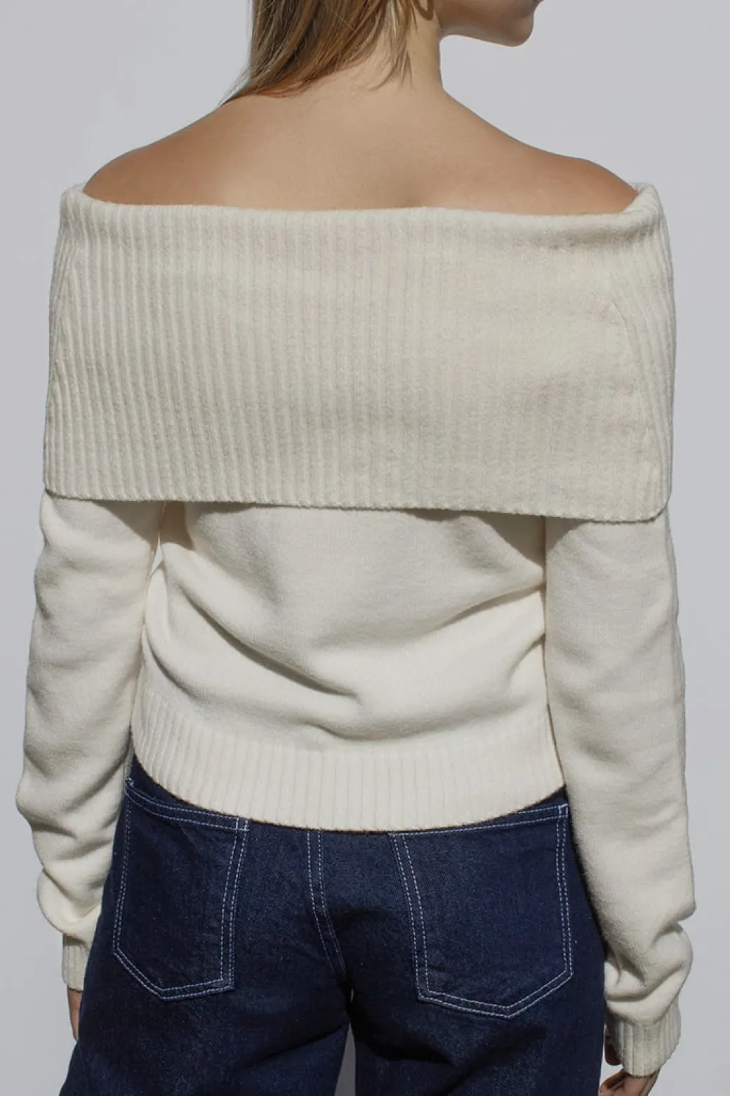 Maglione off-shoulders