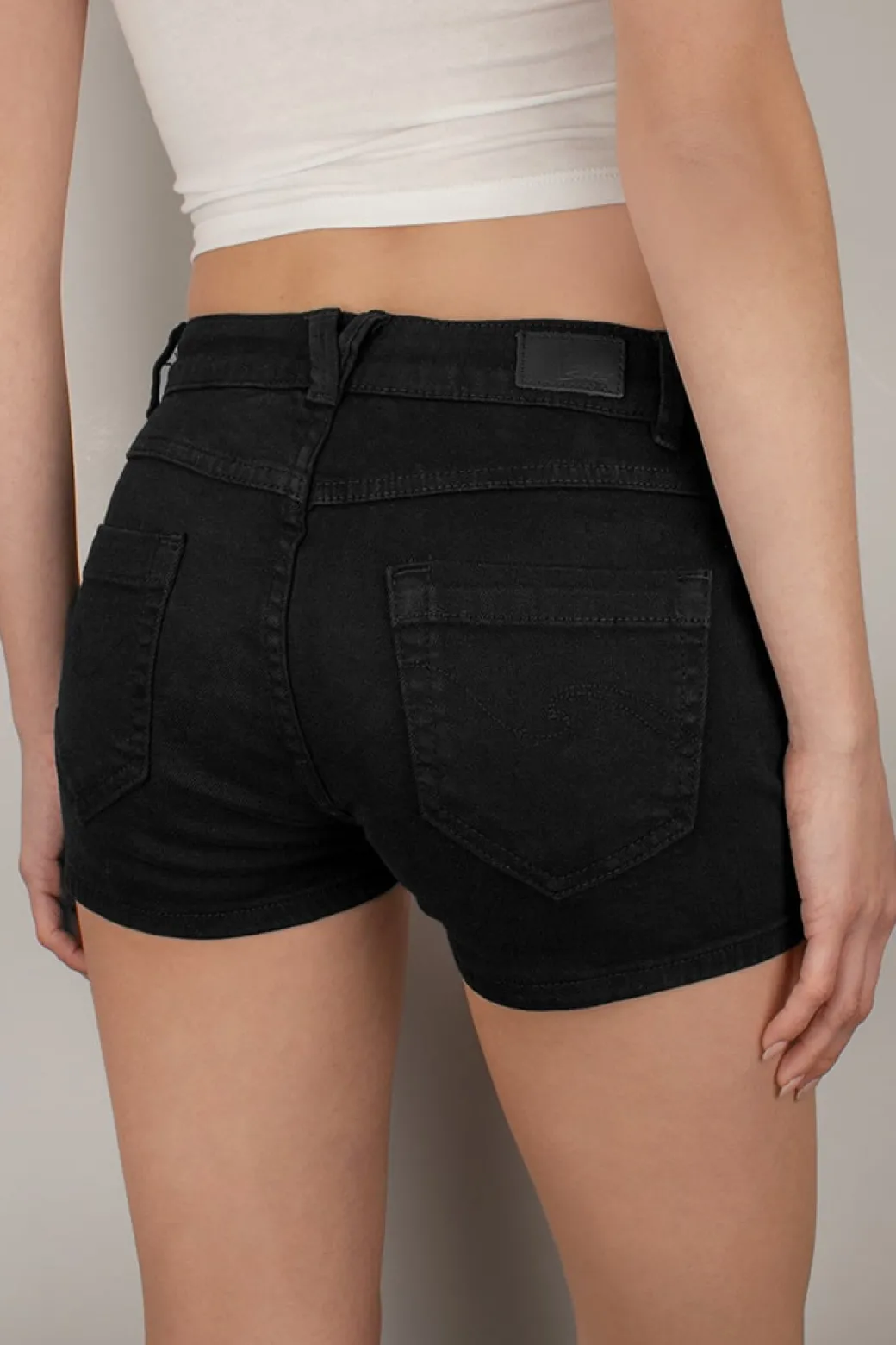 Shorts low waist