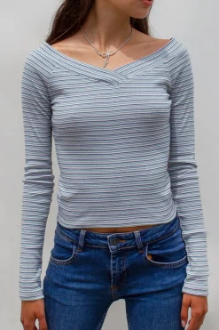 T-shirt barchetta con scollo a V