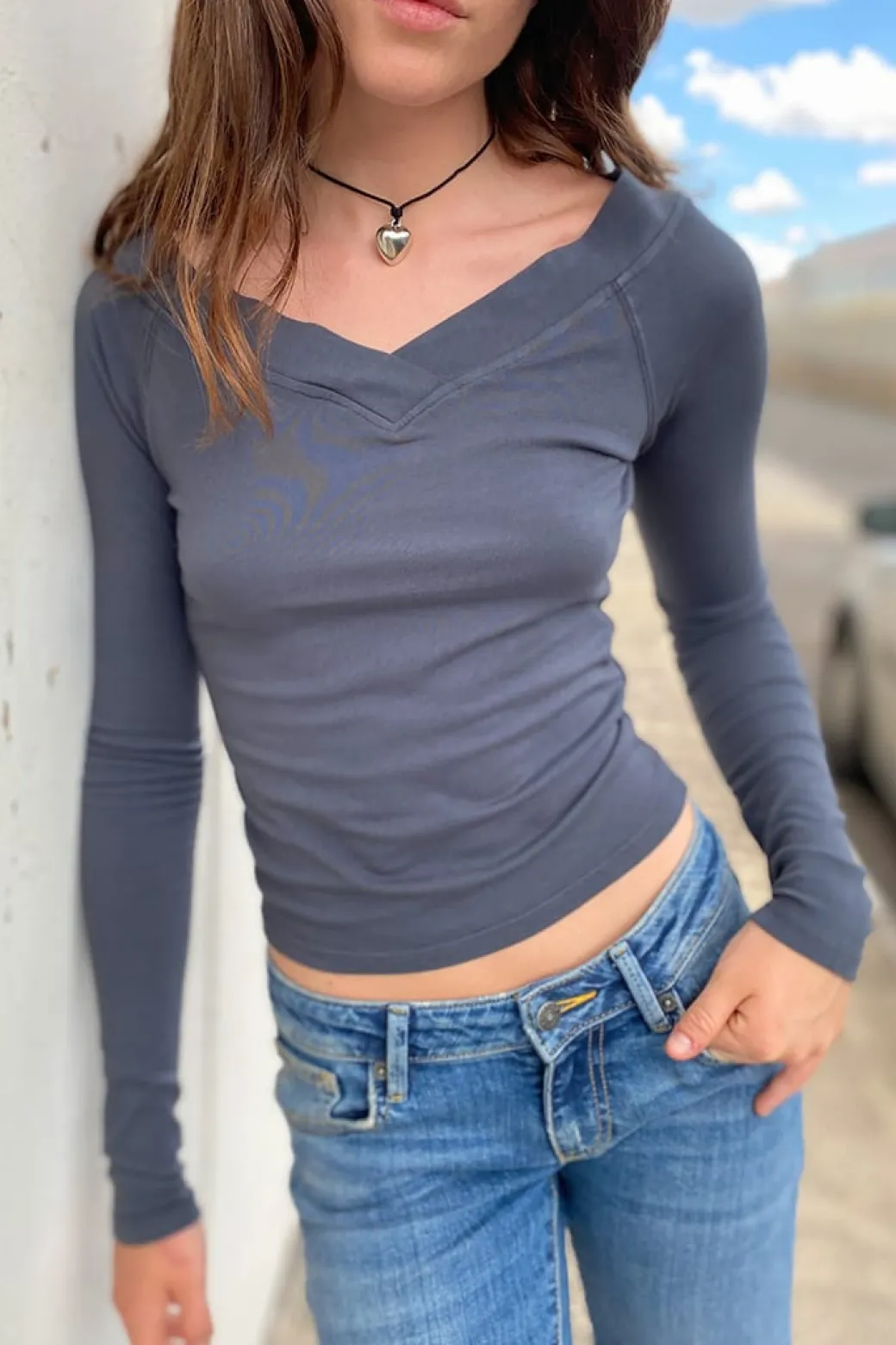 T-shirt barchetta con scollo a V