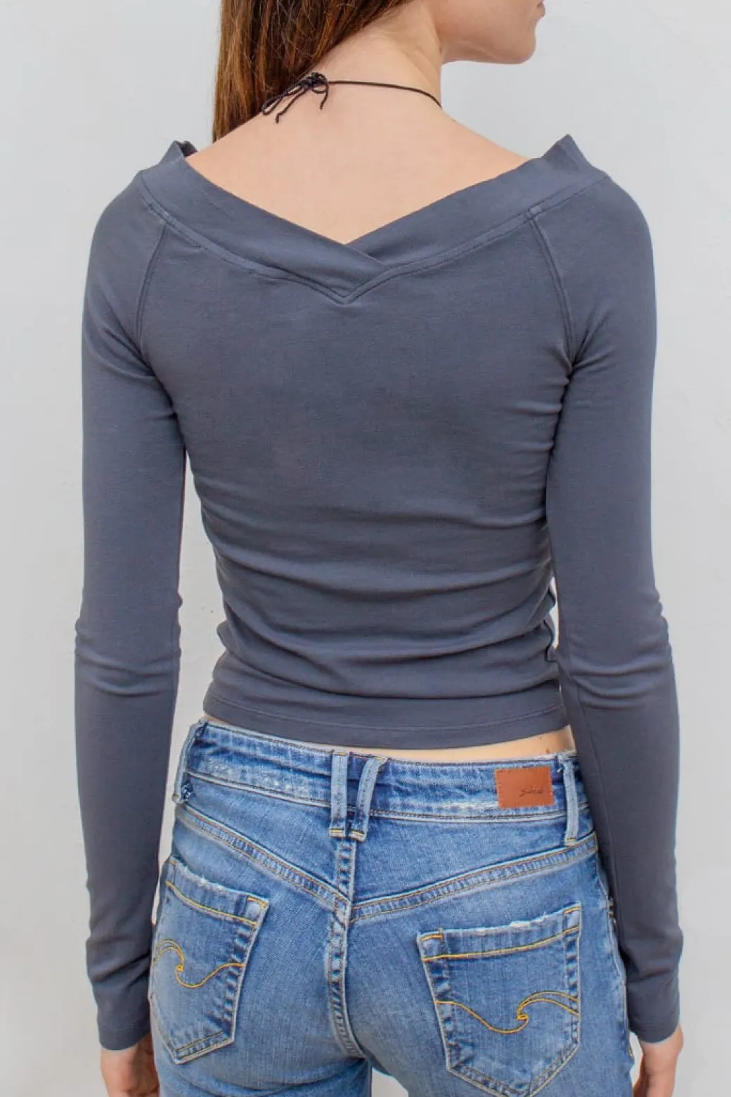 T-shirt barchetta con scollo a V