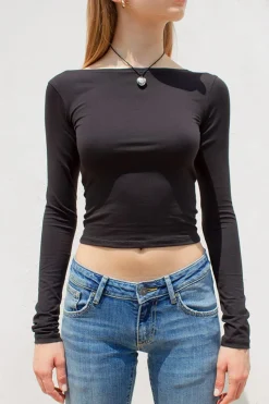 T-shirt scollo a barchetta