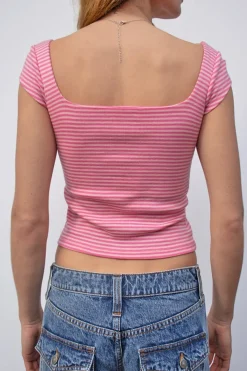 T-shirt scollo quadrato